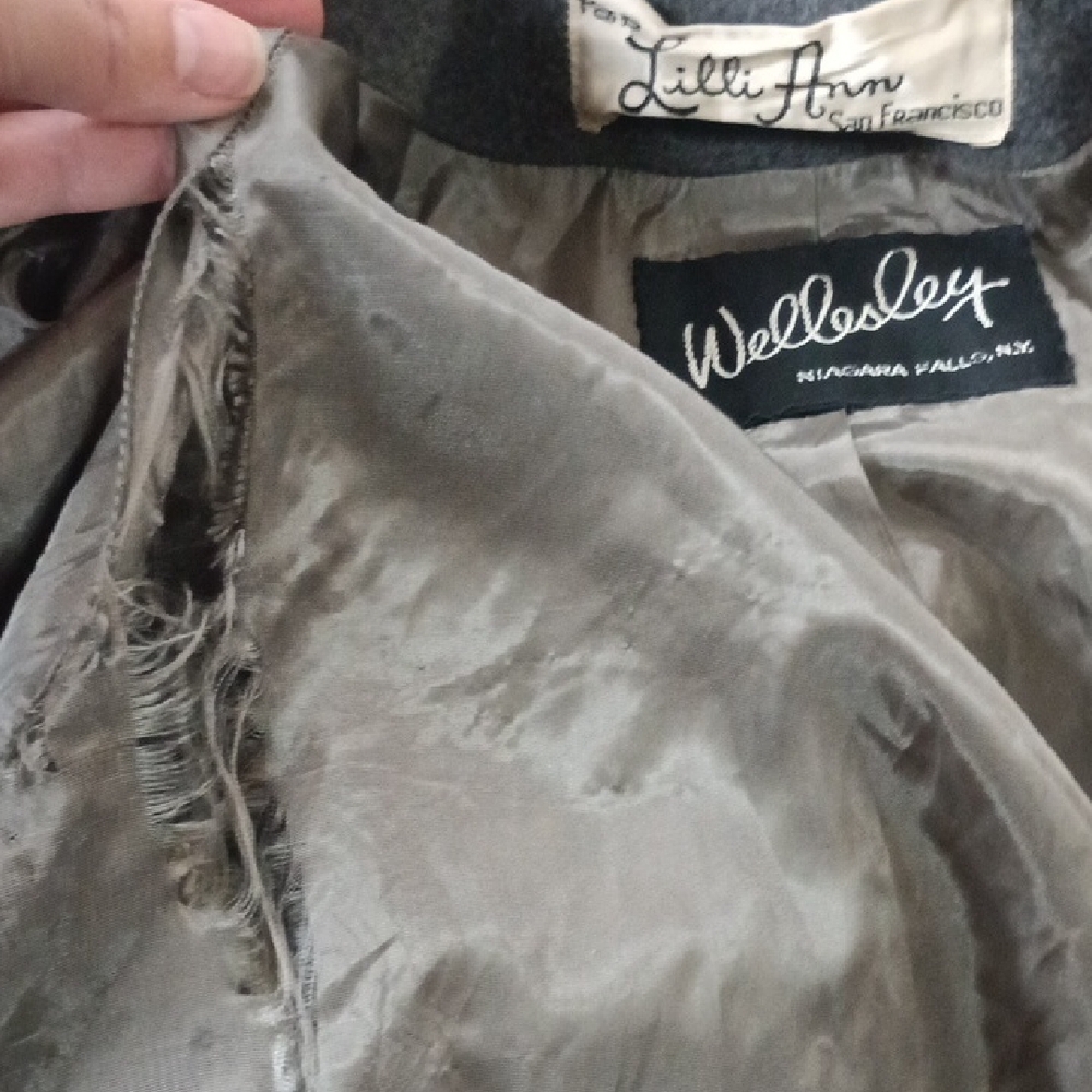 SOLD Lilli Ann vintage 100% wool and sheepskin Princess/swing style wrap coat - Picture 14 of 14